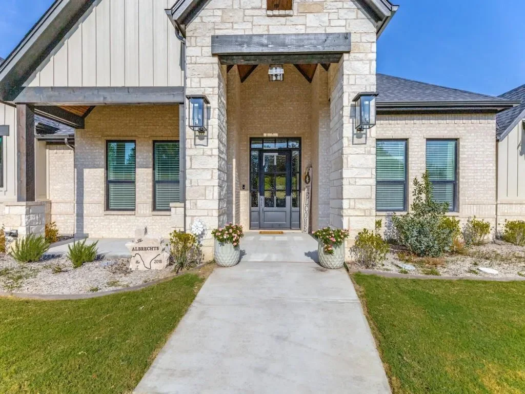 129 Lariat Court, Azle, Texas, United States. - Photo 4