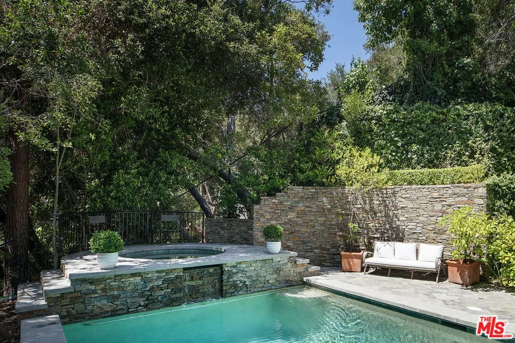 2041 Mandeville Canyon Road, Los Angeles, California, United States. - Photo 7