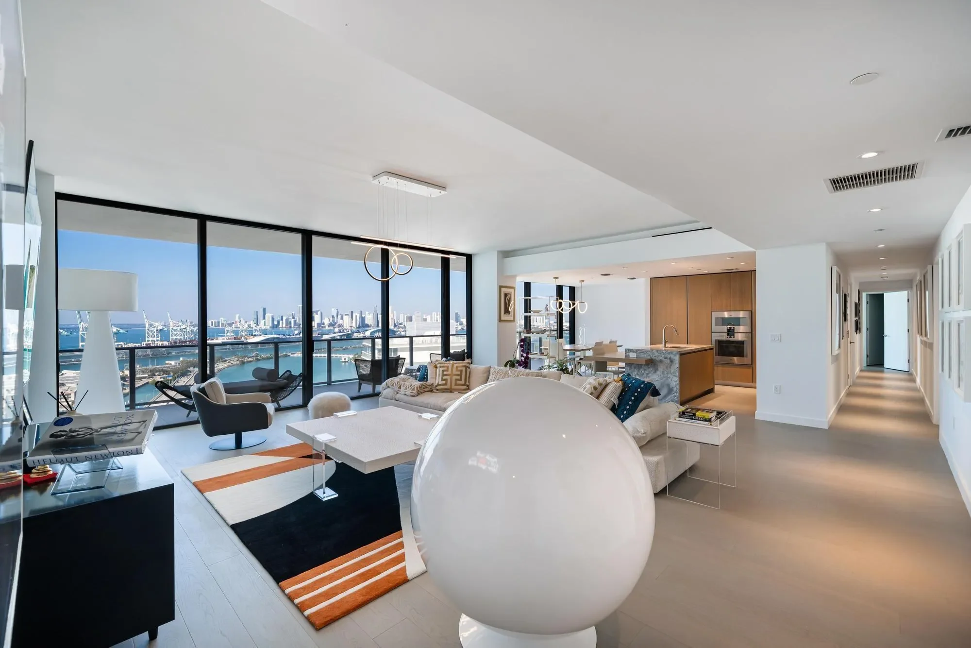 Miami Beach, Florida, United States. - Photo 25