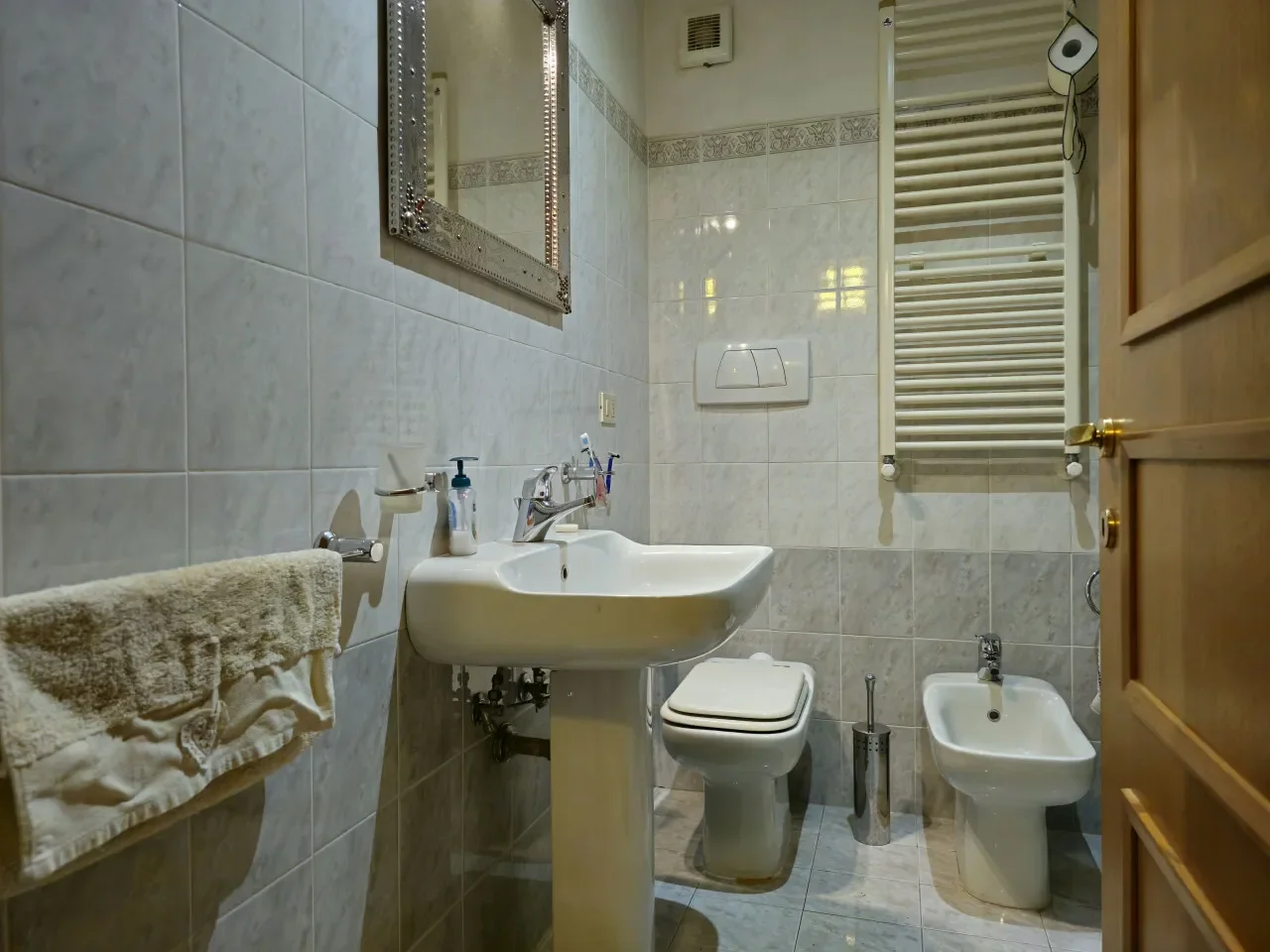 via Giuseppe Lazzati, Rome, Lazio, Italy. - Photo 17