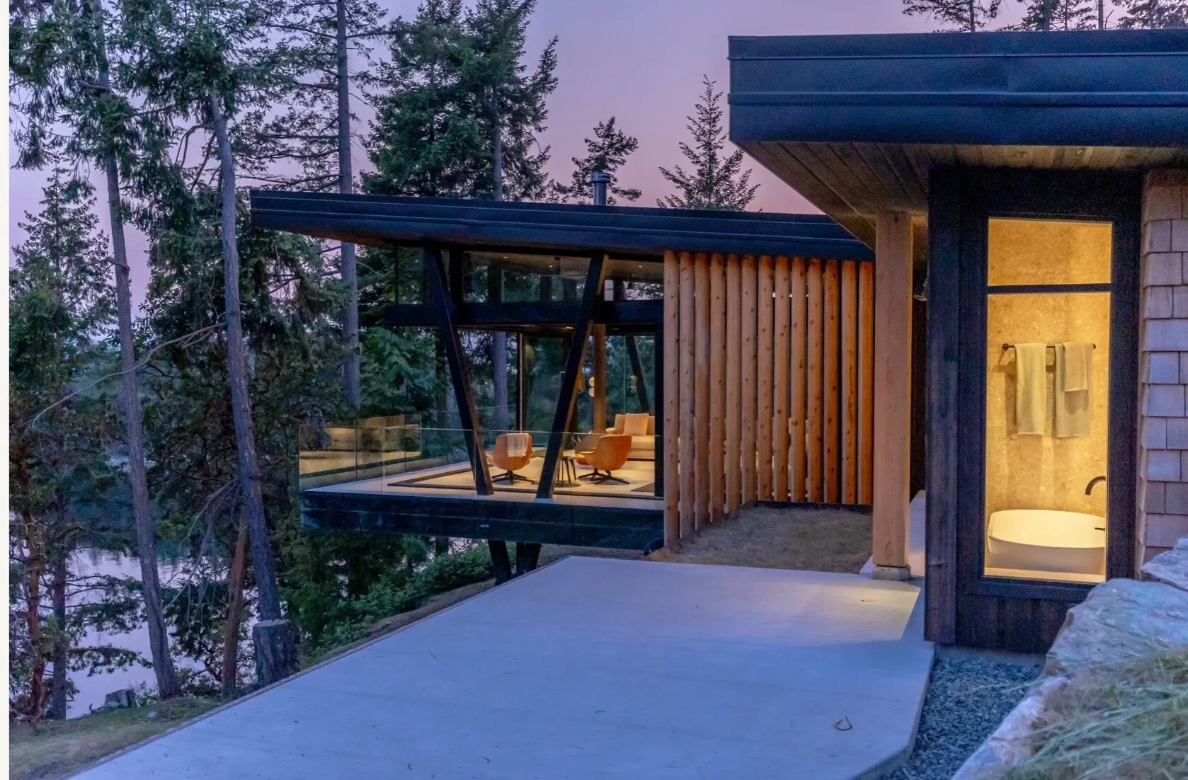 Sharpes Bay, Bliss Landing, British Columbia, Canada. - Photo 9