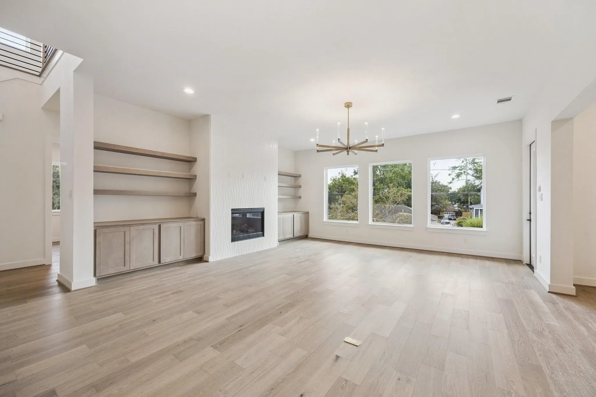 2211 Saxon Drive, Houston, Texas, United States. - Photo 3