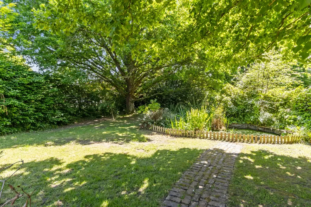 Exterior photo 12