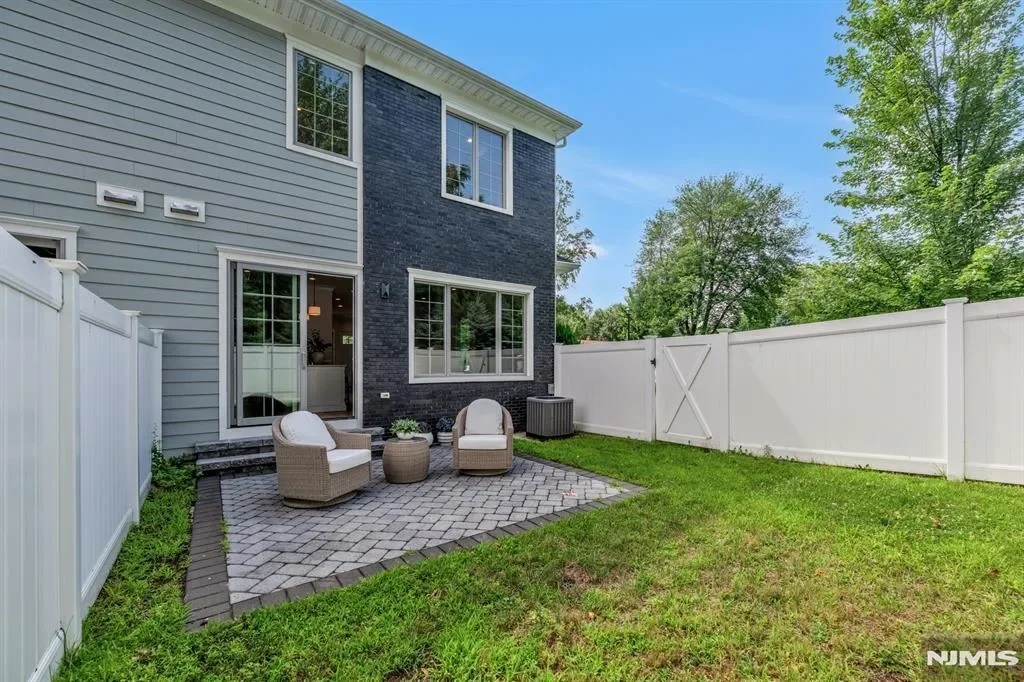 16 Gabriel Court #16, Paramus, New Jersey, United States. - Photo 33