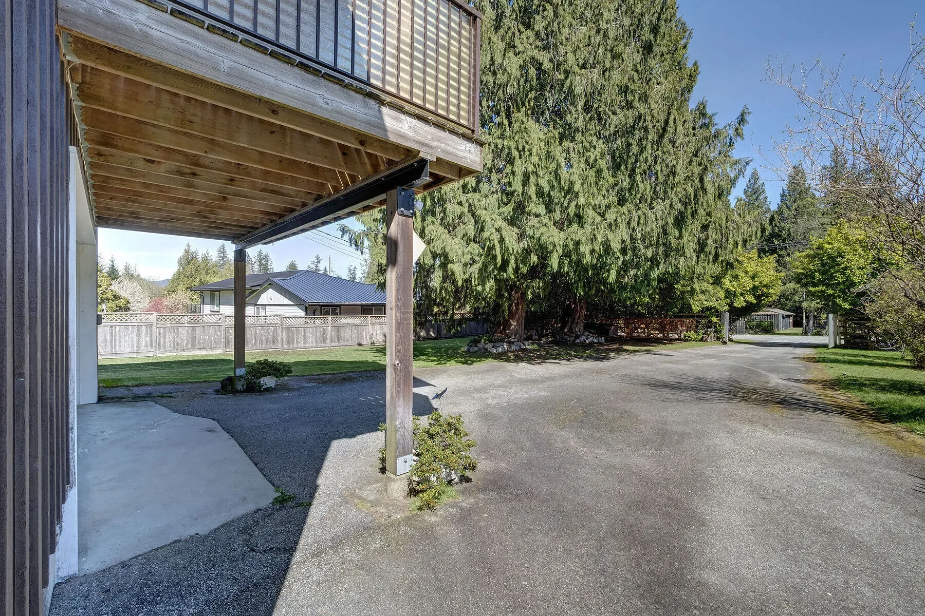 Exterior photo 3