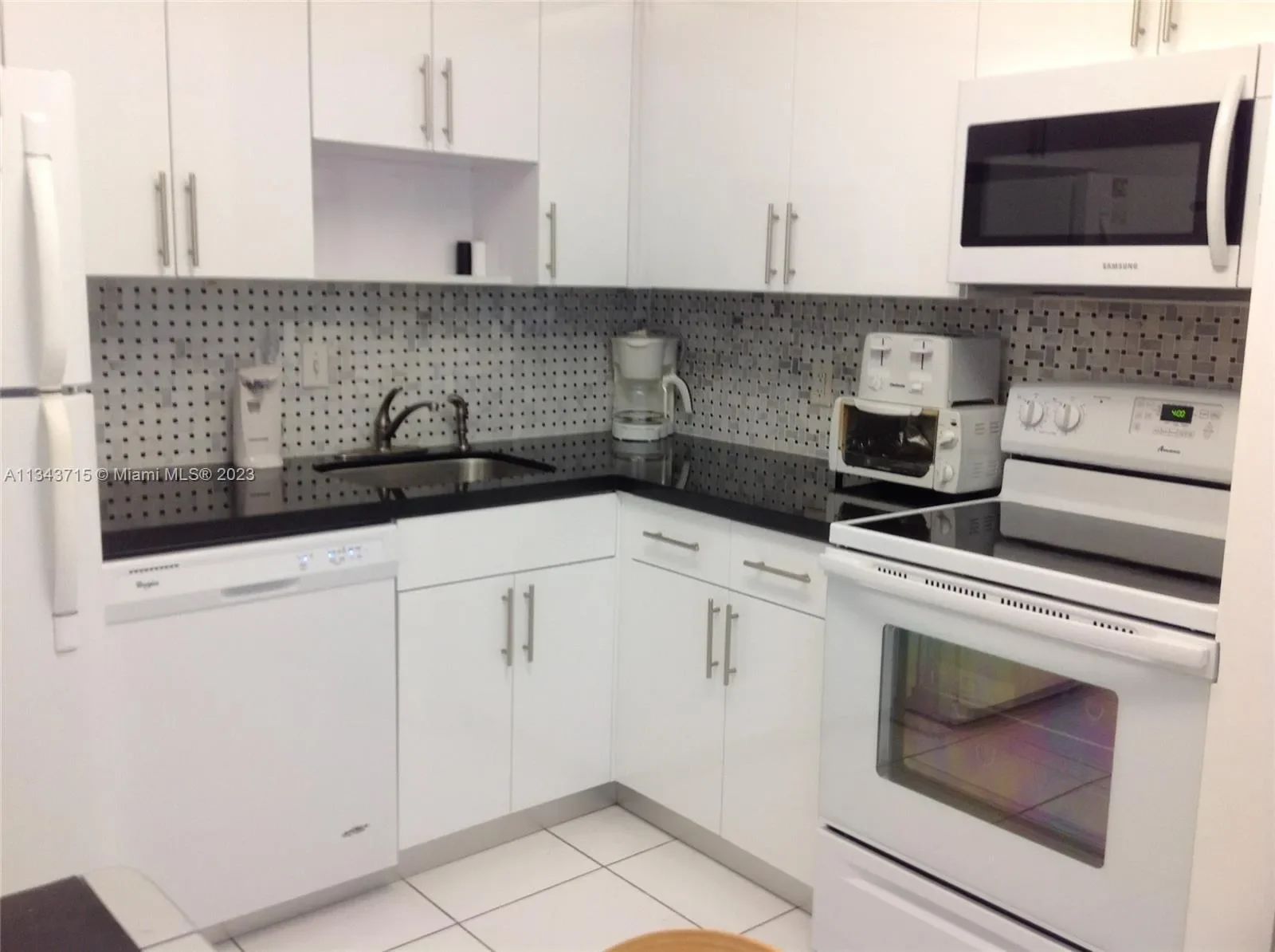 5151 Collins Ave #1119, Miami Beach, FL 33140, Miami Beach, Florida, United States. - Photo 14