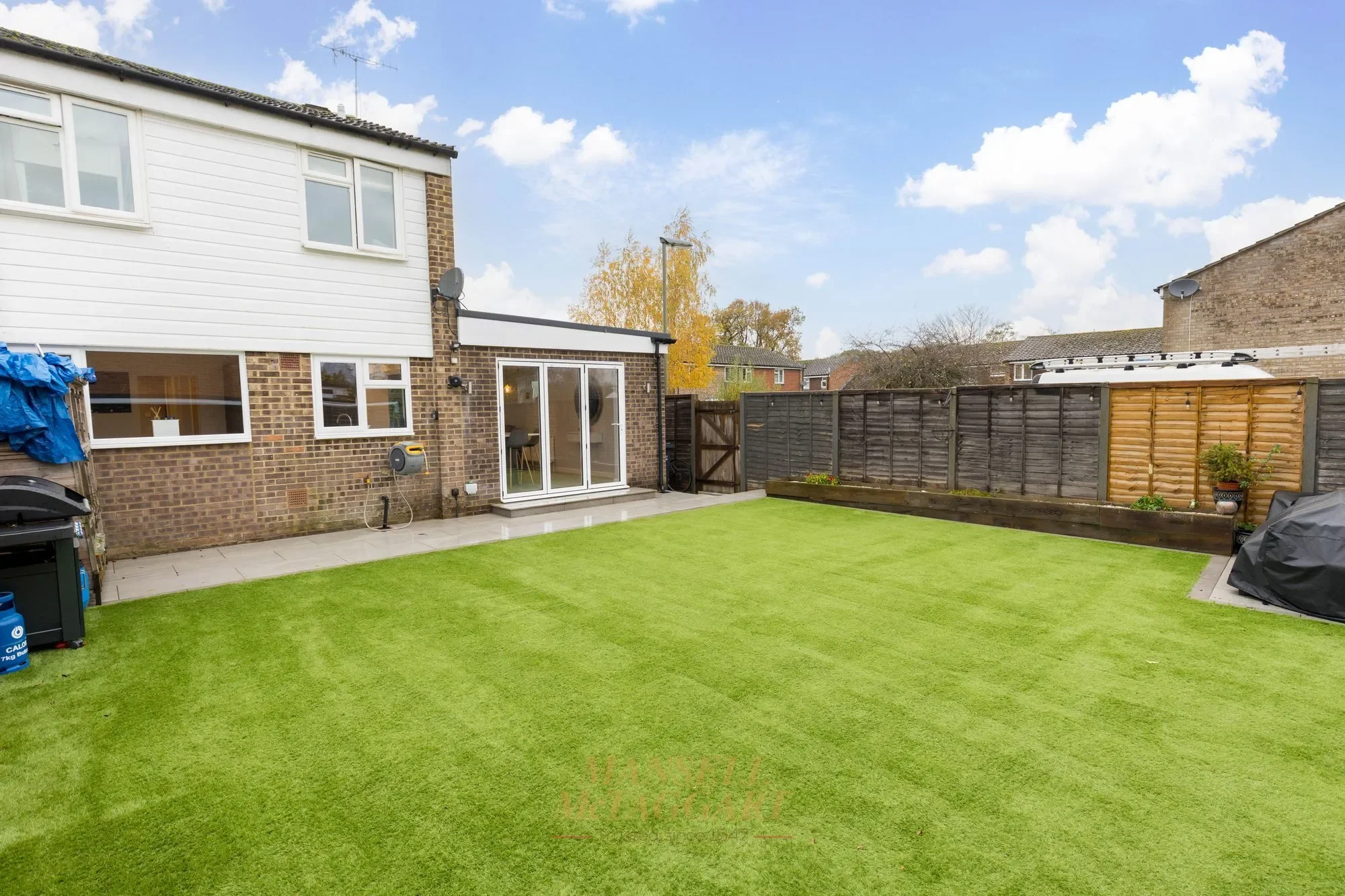 Exterior photo 5
