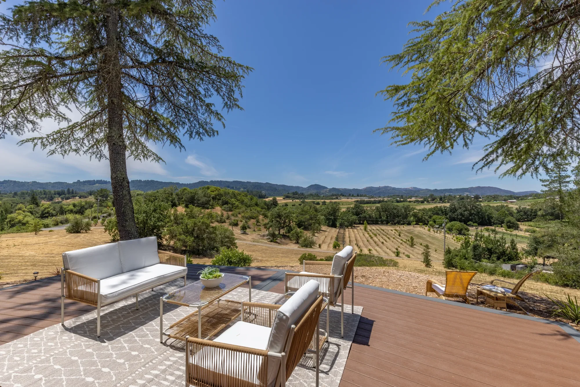 1676 Chiquita Road , Healdsburg, CA 95448, Healdsburg, California, United States. - Photo 27