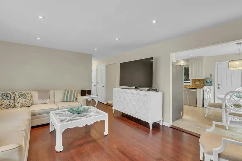 17 Lovell Rd, Hampton Bays, New York, United States. - Photo 25