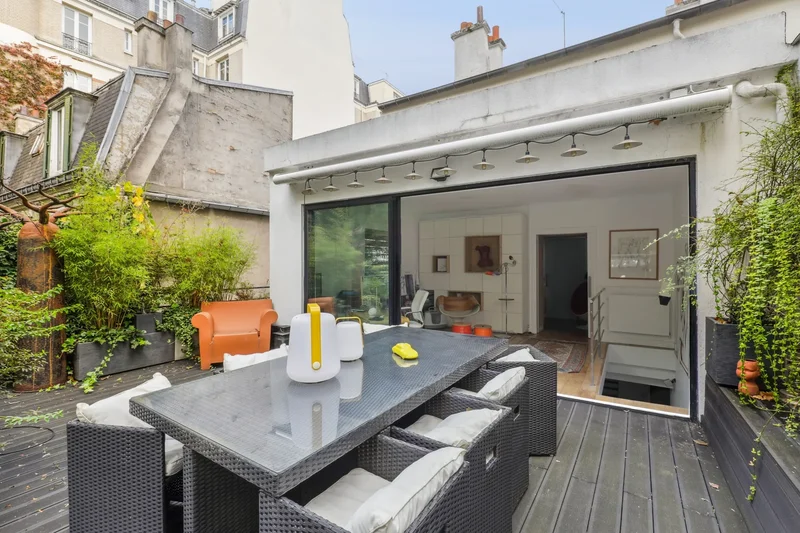 PARIS, J 75018, Paris, Île-de-France, France. - Photo 15