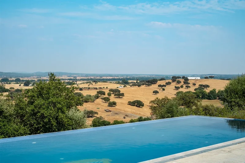 Farm, 6 Bedrooms, For Sale