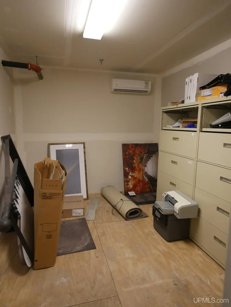 208 E Montezuma, Houghton, MI 49931, Houghton, Michigan, United States. - Photo 80