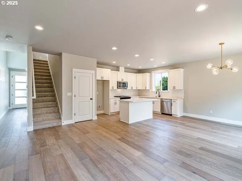 2257 SW Phyllis Pl, Gresham, OR 97080, Gresham, Oregon, United States. - Photo 13