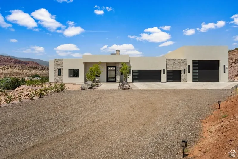 226 W SHINARUMP CIR, Leeds, Utah, United States. - Photo 49