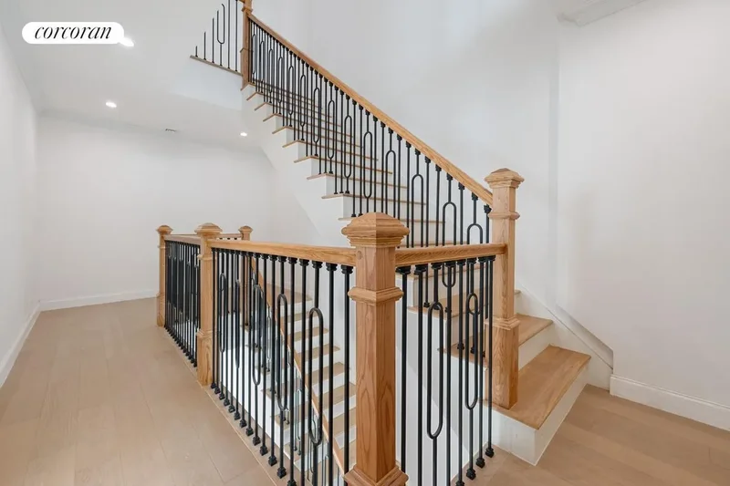 4 Angelas Place , Bronx, NY 10465, New York, New York, United States. - Photo 34