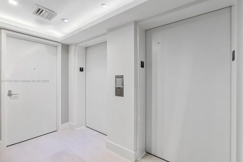 3801 Collins Ave 703, Miami Beach, Florida, United States. - Photo 19