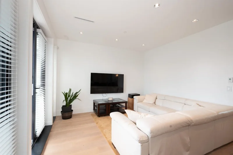 2765 E 27th Avenue, Vancouver, BC V5R 1N4, Vancouver, British Columbia, Canada. - Photo 24