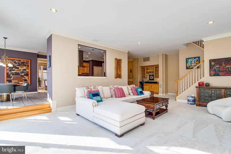 891 CHINQUAPIN RD, McLean, Virginia, United States. - Photo 26