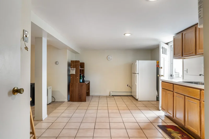 27 Beverly Road, Farmingdale, NY 11735, West Babylon, New York, United States. - Photo 34