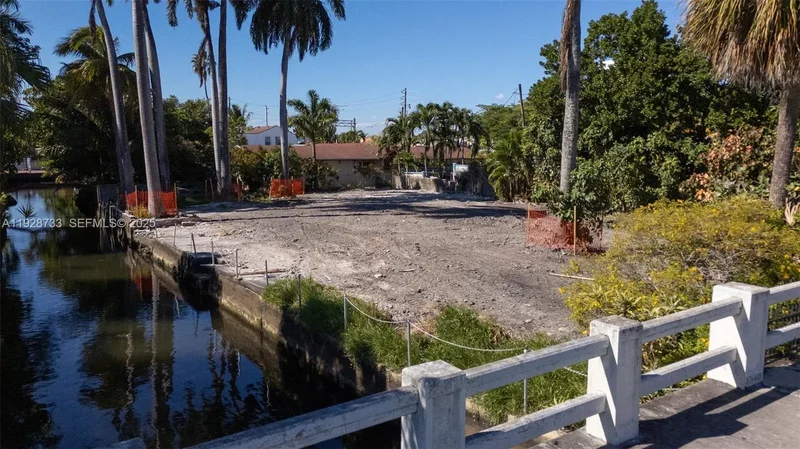 848 NW 18th Ave, Miami, Florida, United States. - Photo 1