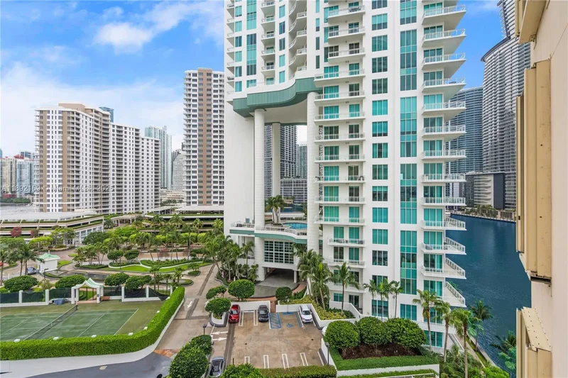 888 Brickell Key Dr, Miami, Florida, United States. - Photo 14