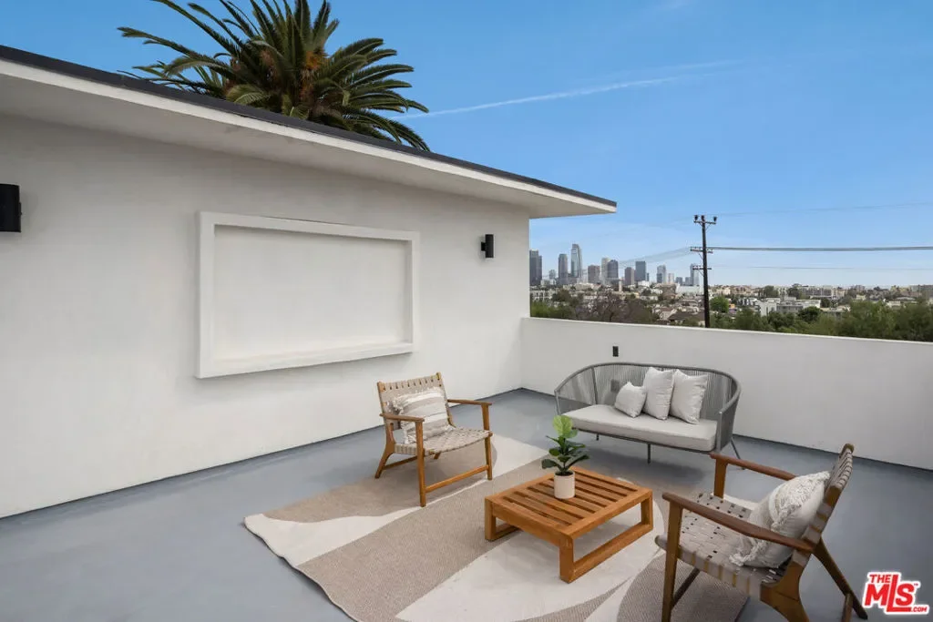 2005 Bellevue Avenue, Los Angeles, California, United States. - Photo 22