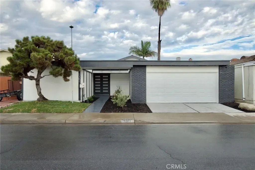 1381 Penrith, Tustin, California, United States. - Photo 3