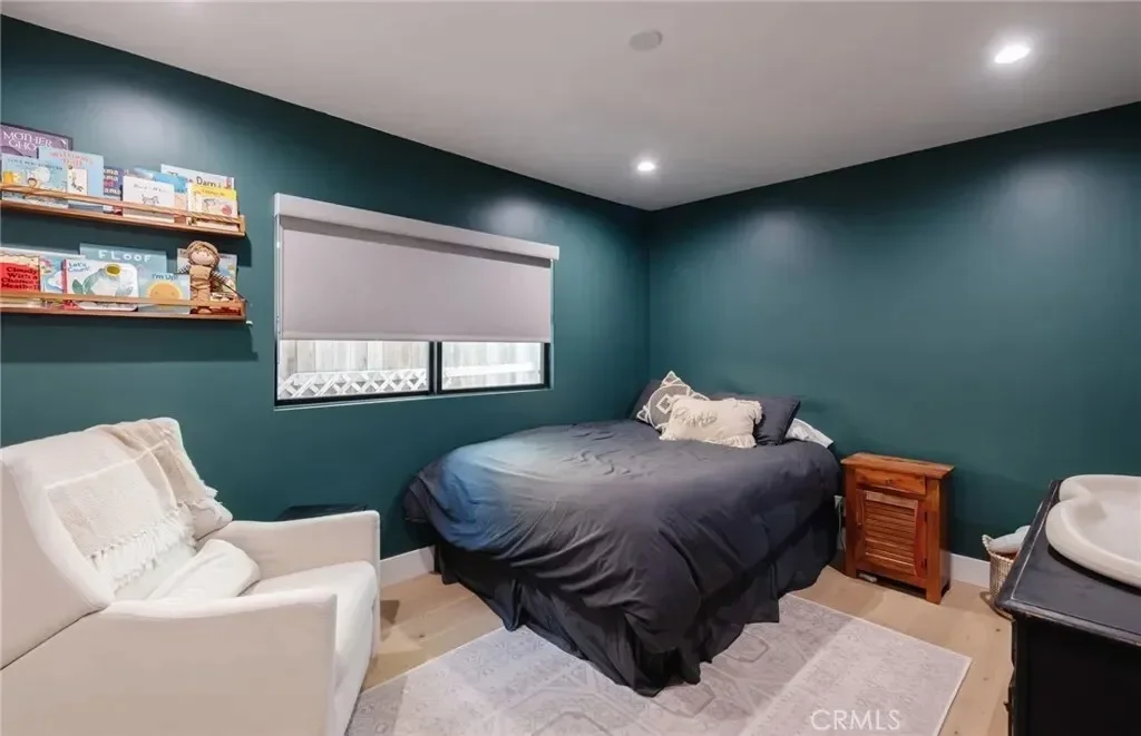 966 Rosecrans Avenue, Manhattan Beach, California, United States. - Photo 17