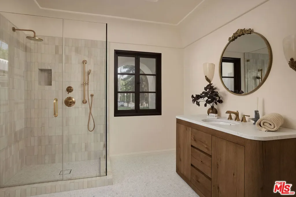 Gallery photo 12