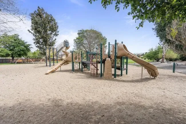 725 Ridgemark Drive, Hollister, CA 95023, Hollister, California, United States. - Photo 76