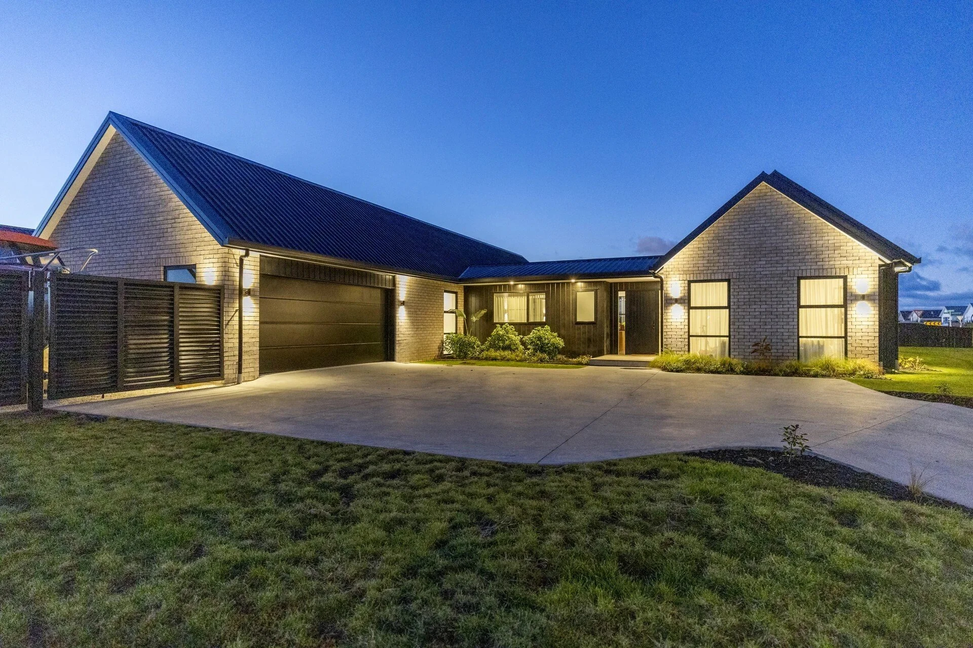 Exterior photo 1