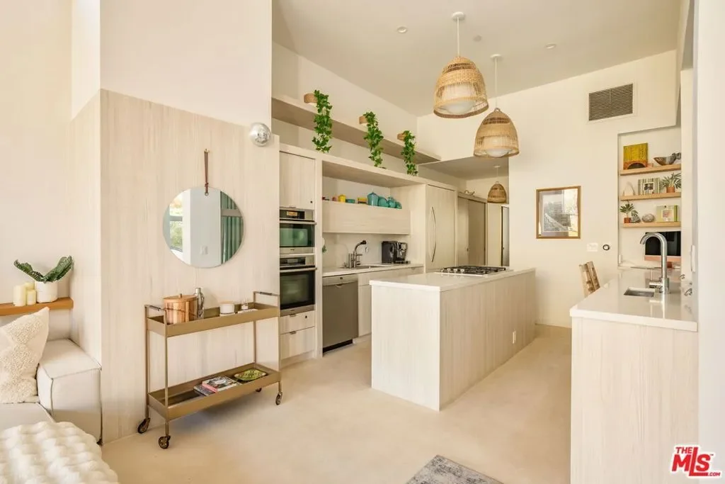 2407 San Marco Drive, Los Angeles, California, United States. - Photo 14