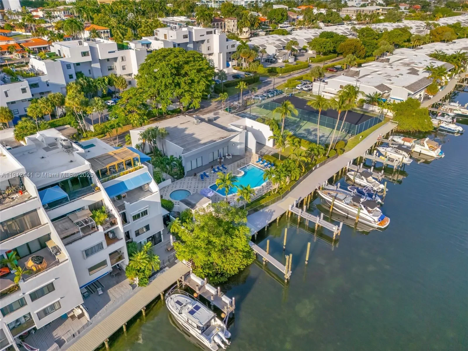 355 Poinciana Dr 1130, Golden Beach, Florida, United States. - Photo 22