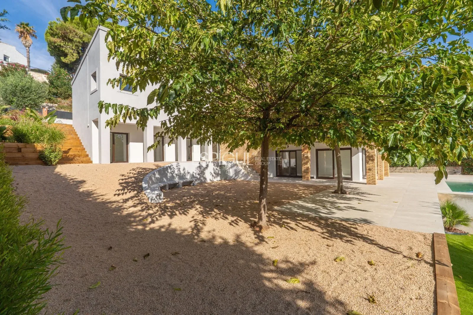 Exterior photo 10