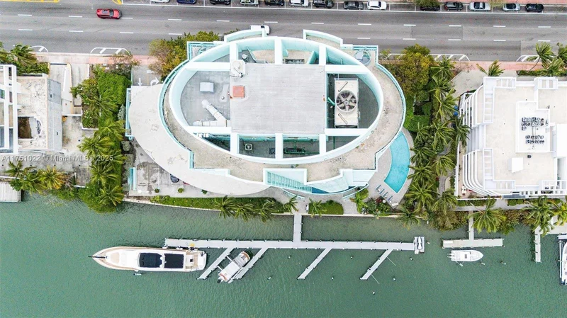 6000 Indian Creek Dr 11B, Miami Beach, Florida, United States. - Photo 2