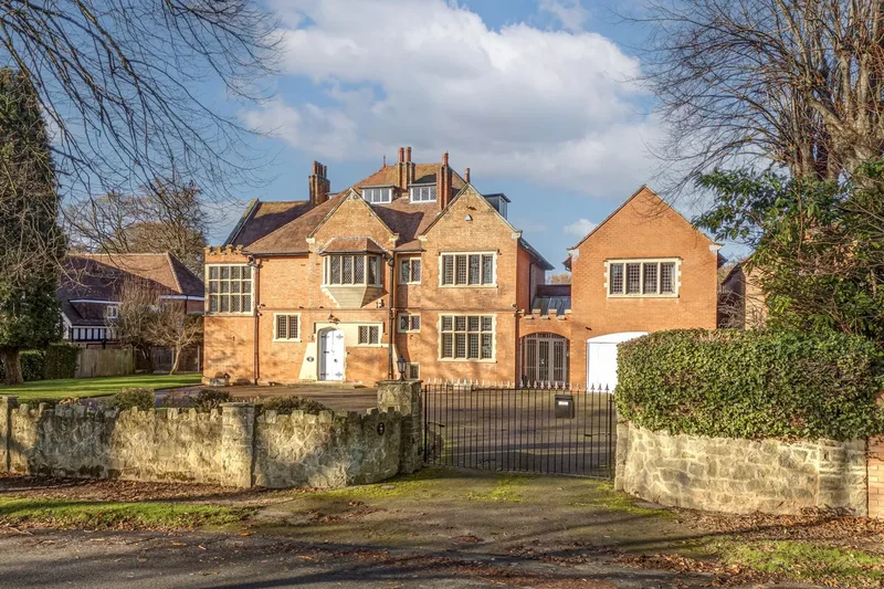5 bedroom Detached House for sale in Sutton Coldfield