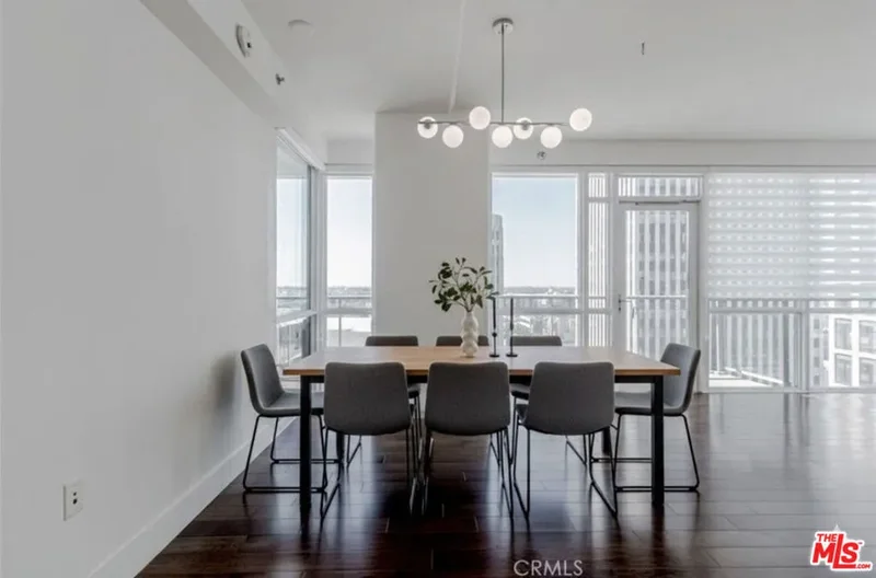 3785 Wilshire Boulevard 1001, Los Angeles, California, United States. - Photo 9