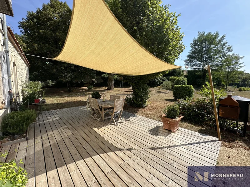 Montguyon, Nouvelle-Aquitaine, France. - Photo 8