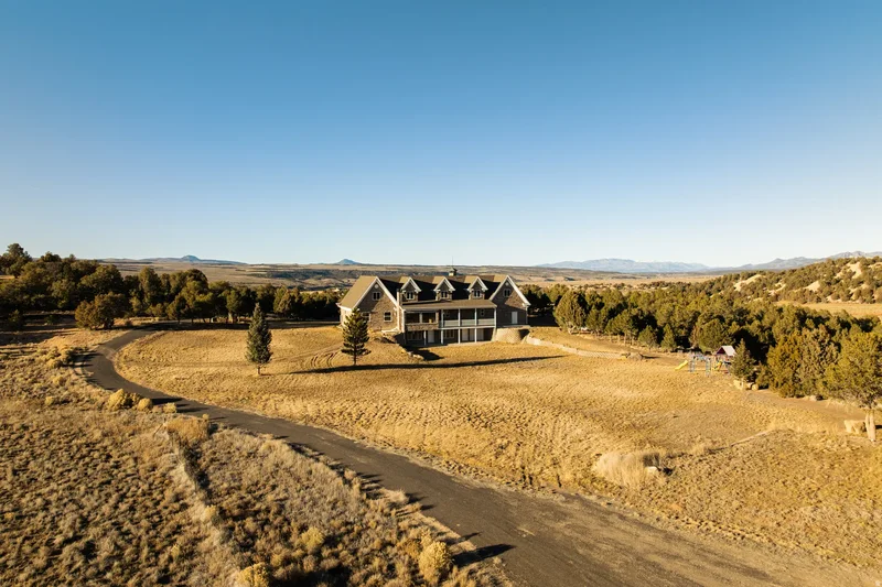 2250 E PAUNSAUGUNT DR, Hatch, UT 84735, Hatch, Utah, United States. - Photo 4