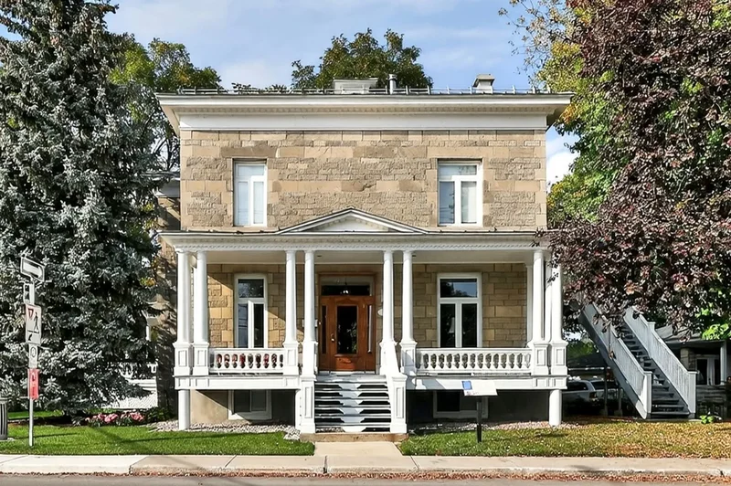 20 Rue St-Charles, Montréal, Quebec, Canada. - Photo 18