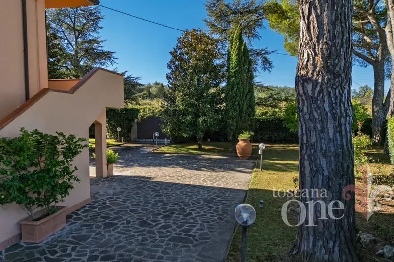 Via Piave, Toscana, Ceppaiano, Tuscany, Italy. - Photo 35