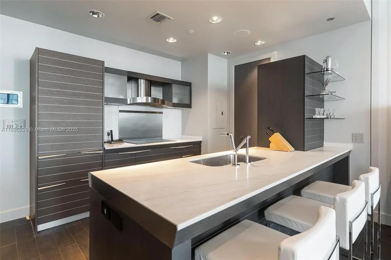 200 Biscayne Boulevard Wa, #5211, Miami, FL, 33131, USA, Miami, Florida, United States. - Photo 7