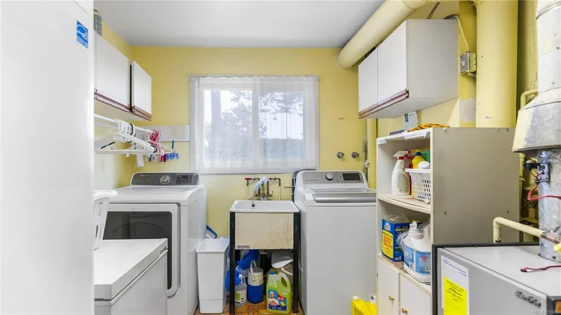 2059 Saltair Pl, Saanich, British Columbia, Canada. - Photo 22