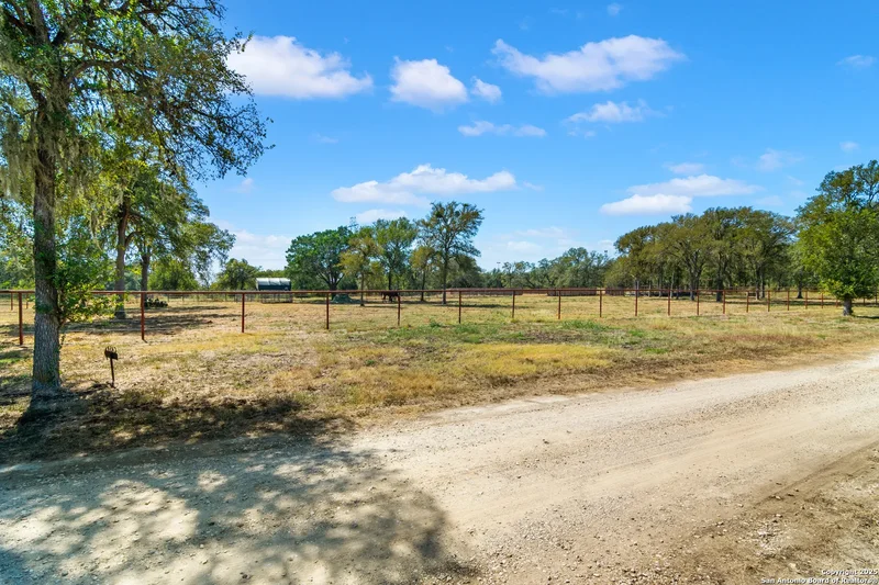 4025 Marion, Seguin, Texas, United States. - Photo 48