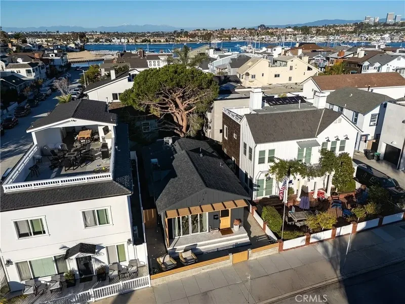 122 E Bay Avenue, Newport Beach, California, United States. - Photo 33