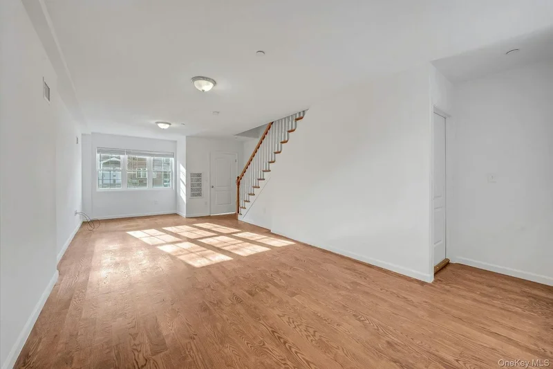 822 Hollywood Avenue, New York, New York, United States. - Photo 8