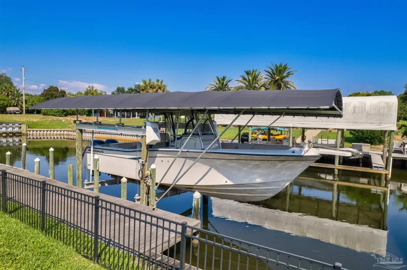 976 Grand Canal St, Gulf Breeze, FL 32563, Gulf Breeze, Florida, United States. - Photo 28