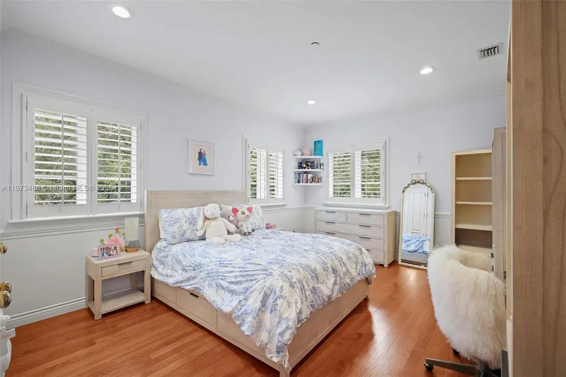 5400 Banyan Trl, Coral Gables, Florida, United States. - Photo 50