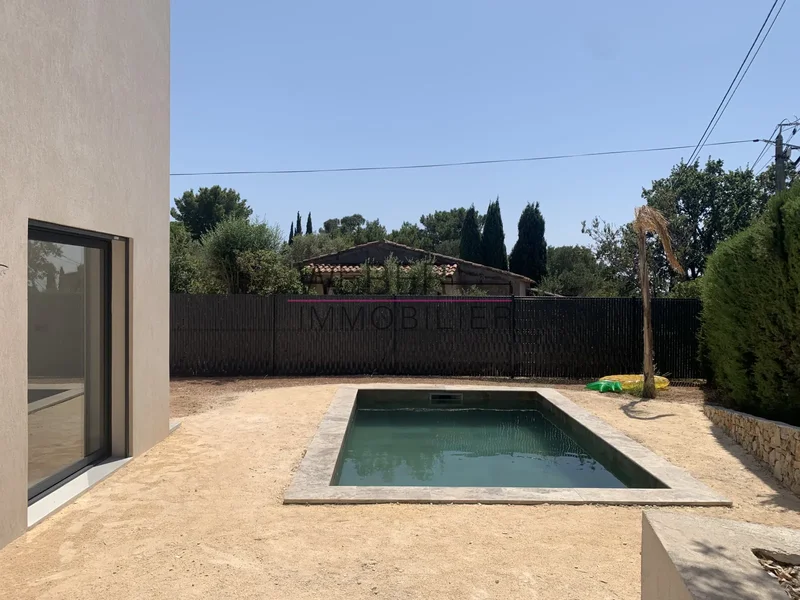- OLLIOULES - VILLAGE ON FOOT - VERY RECENT VILLA - 4 BEDROOMS - POOL