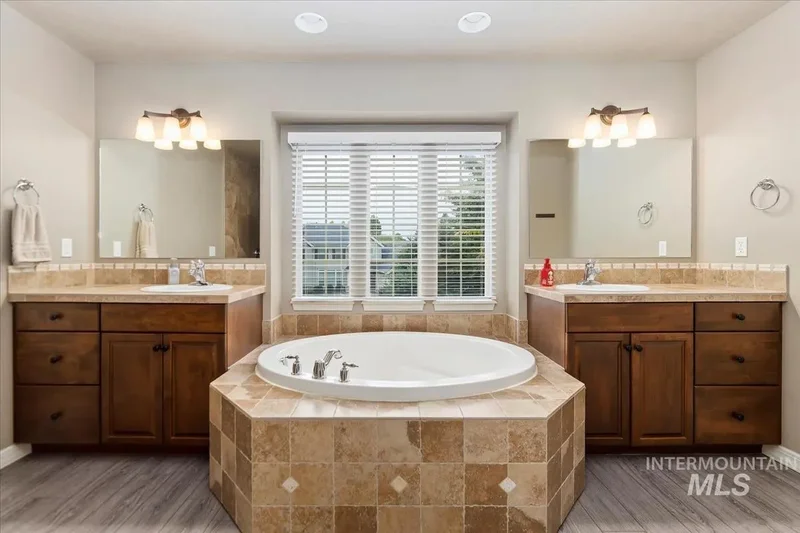 2452 W Astonte Drive, Meridian, ID 83646, Meridian, Idaho, United States. - Photo 28